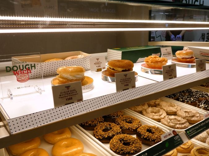 クリスピー・クリーム・ドーナツ アミュプラザ博多店 ショーケース