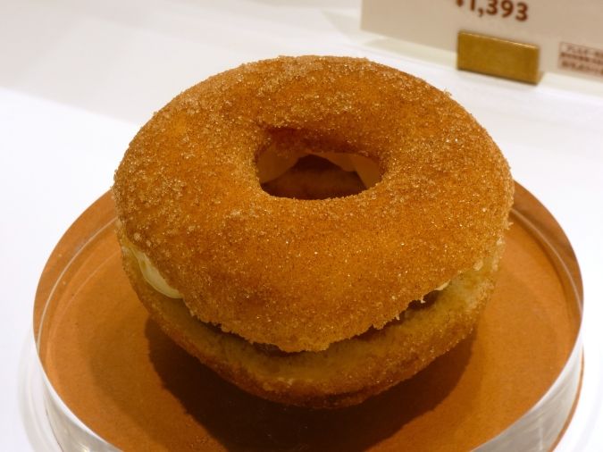 クリスピー・クリーム・ドーナツ アミュプラザ博多店 ドーウィッチ シナモン アップル＆カスタード