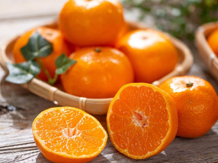 All About ニュース編集部が全国250人を対象に実施した「お土産に関するアンケート」の調査結果から、旅先で買いたい「和歌山県のお土産」ランキングを発表！ 2位「てまりみかん（早和果樹園）」を抑えた1位は？