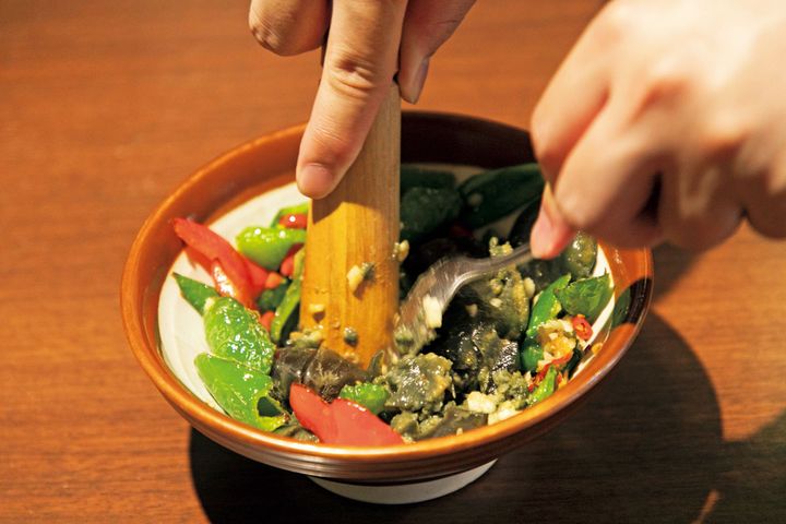 擂辣椒皮蛋 ピータンと唐辛子のつぶし和え