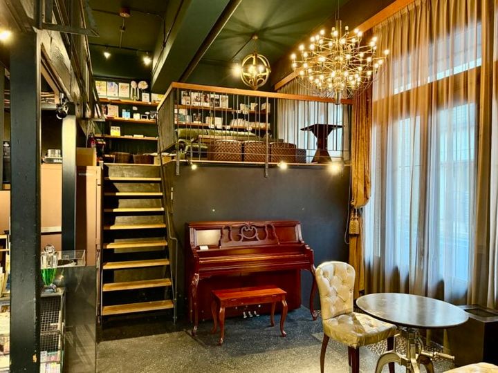 銭屋本舗本館02