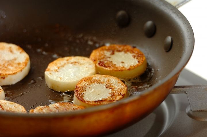 ホクホク！バターしょうゆで長芋のじっくり焼きの作り方1