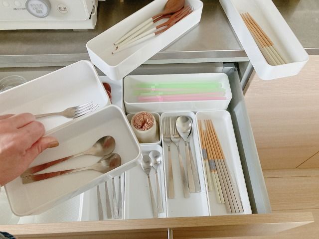 重ねすぎた収納ケース