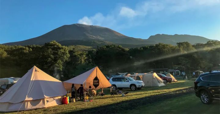 そのペグ危険かも！テント付属ペグの落とし穴と上級キャンパーが教える失敗しない選び方