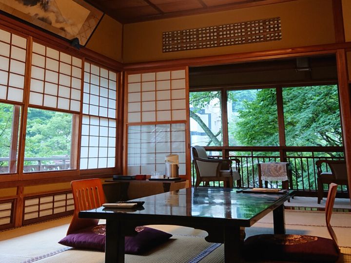 美しい中庭でゆっくり休める温泉宿はいかが？ゴルフ旅の疲れを癒そう