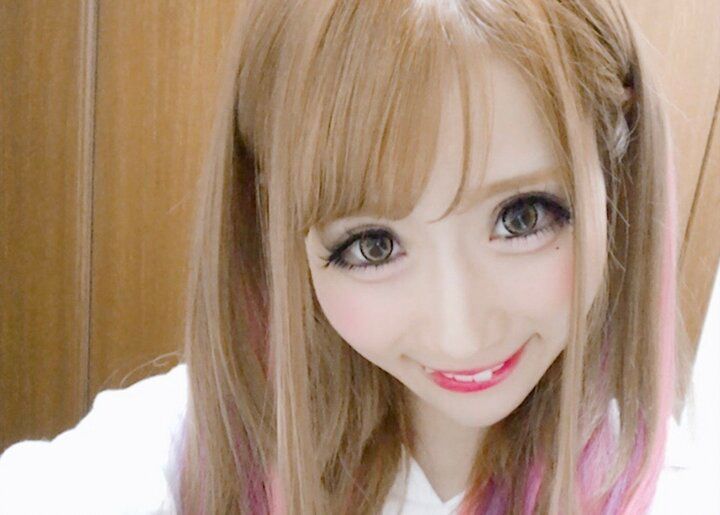 【写真・画像】大炎上した元“小学生ホスト”琉ちゃろの母・ちいめろ、現在の姿に驚きの声「パワーアップしてる」 1枚目