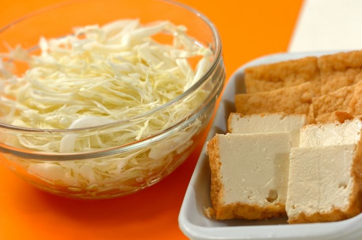 厚揚げのお好み焼き風の下準備1