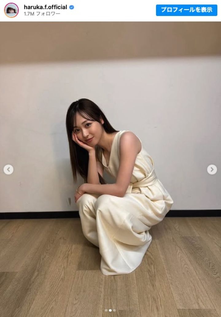 ロングドレス姿の福原遥 ※「福原遥」インスタグラム width=