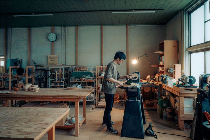 木工のシェア工房ファブビレッジ京北。京北で採れる良質な木材を使った器づくりを体験できる。