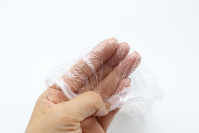 セリアのケース付きレインコート 大人用は薄手の生地