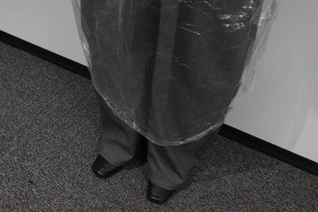 セリアのケース付きレインコート 大人用は着丈が長め
