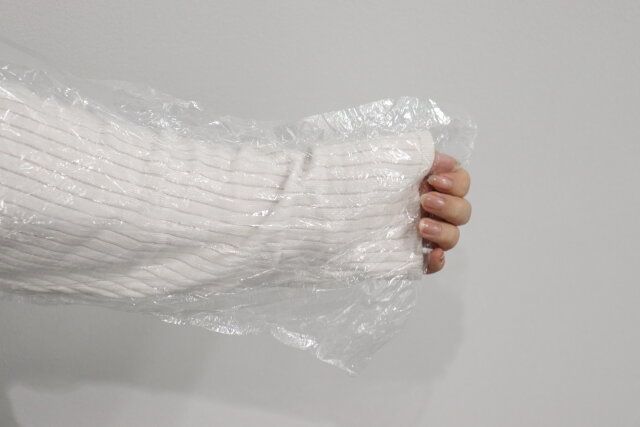 セリアのケース付きレインコート 大人用は袖が長め