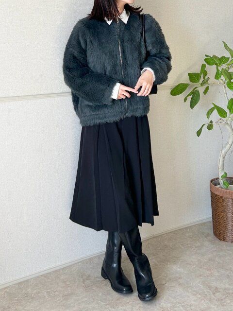 GUドレープキュロッツとニットカーデのモノトーンコーデ