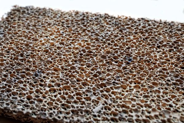 厳しいレベルの排出ガス規制をクリアした、蓄熱薪ストーブ販売中！