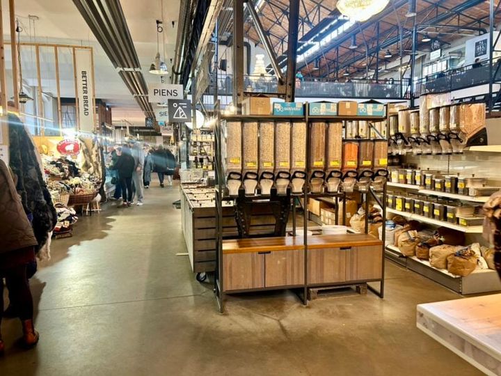 ラトビア・アーゲンカスカルンズ市場