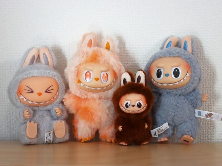 ラブブのぬいぐるみペンダント