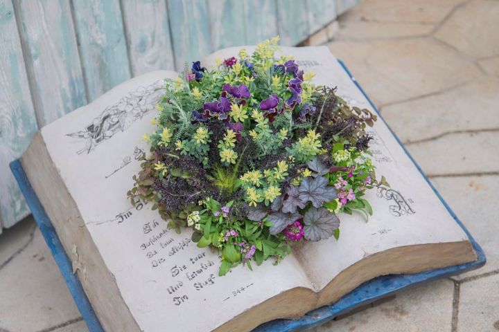 本型コンテナのリース風寄せ植え