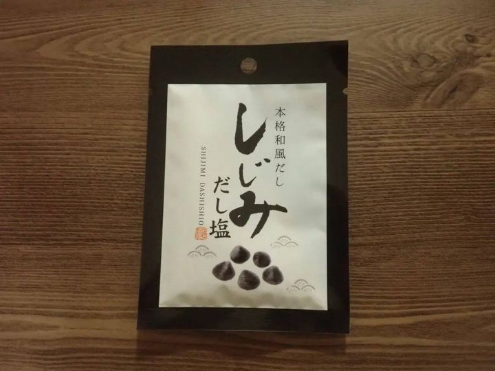 DAISO(ダイソー)：三角屋水産 しじみだし塩 20g