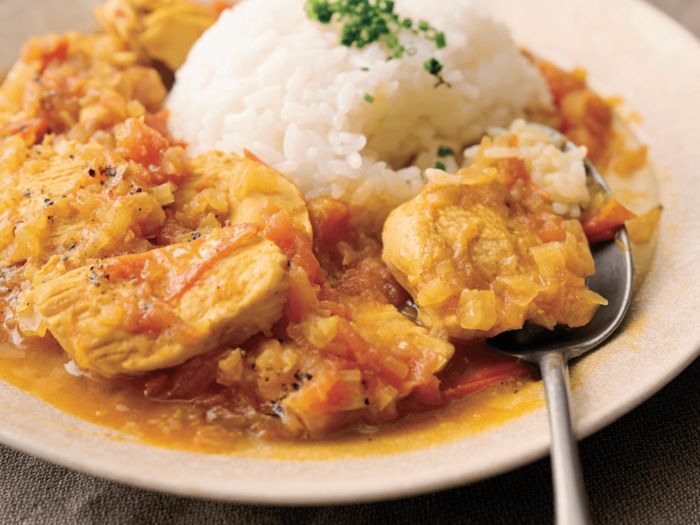 【笠原将弘さん】1枚150円の鶏むねで作る「鶏むねスパイスカレー」の作り方。さらりとした煮汁がポイントです！