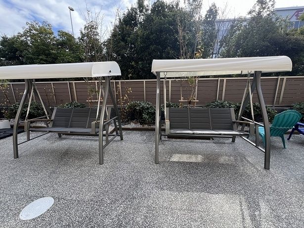 ブランコに揺られながら休憩することもできる