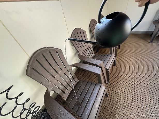 休憩中、じょうろで頭に水をかけるのがおすすめ