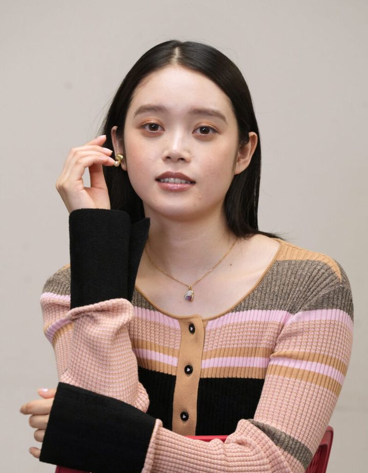 女優の高石あかりさん（22）がヒロイン松野トキを演じるNHK連続テレビ小説「ばけばけ」（月～土曜前8・0）の第45話が28日放送され、相撲の稽古「鉄砲」からウキウキで「スキップ」をしたトキの心情を想像する視聴者が続出、SNSでも大きな話題となりました。一方、レフカダ・ヘブン（トミー・バストウさん）に思いを寄せる江藤リヨ（北香那さん）の恋が上手くいかないことへのコメントも相次ぎました。