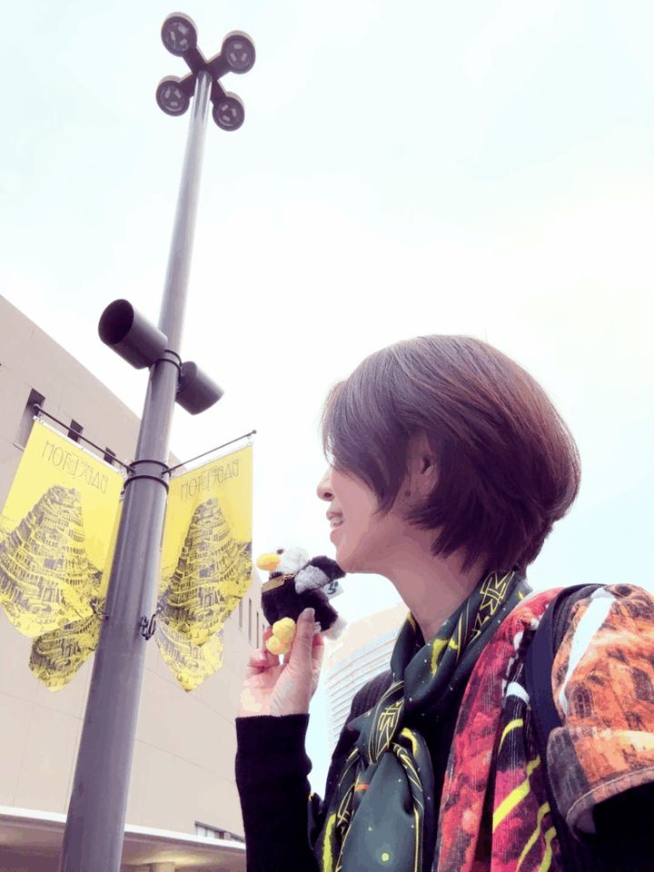 Mrs,Green Apple のライブ会場、PayPayドーム前で自撮り撮影（2025年）