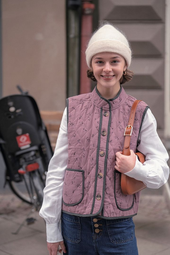 シンプルなコーデはアクセサリーや小物で格上げするのが定番！【ロンドンガールの一週間コーデ】