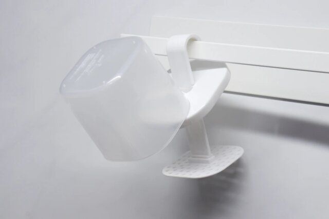 ダイソー タオルバーに掛けられる洗顔フォーマー