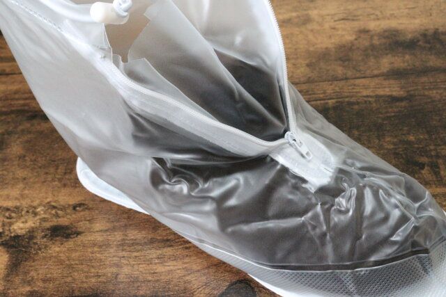 シューズカバー（透明、30.5cm） 使用例