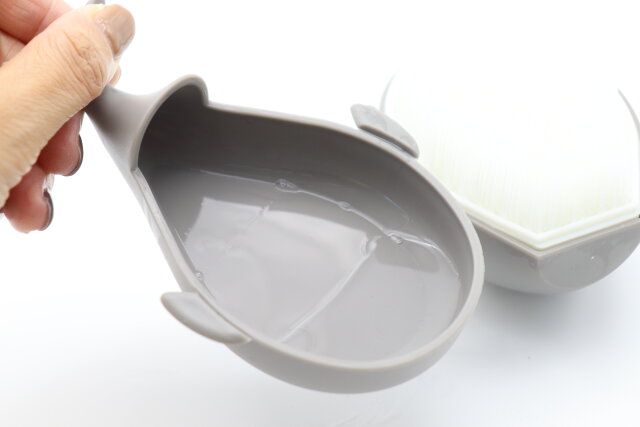 ダイソー 爪ブラシ 水受け皿