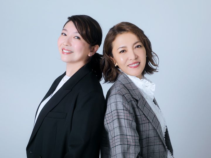 （左から）瀬奈じゅん、安蘭けい クランクイン！ 写真：米玉利朋子（G.P. FLAG inc） width=