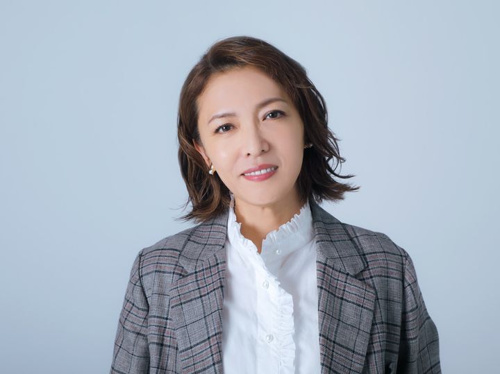 安蘭けい＆瀬奈じゅん、待望の初共演 宝塚で1期違いの2人が明かすお互いの魅力とは width=