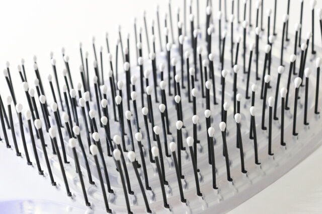 立てられる乾きやすいブローブラシ ピン