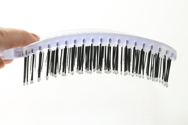 立てられる乾きやすいブローブラシ カーブ