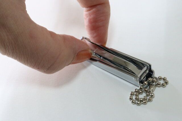 スリムコンパクト爪切り 開き方