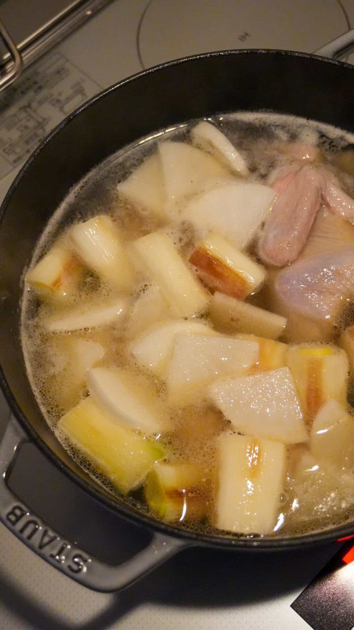 大きな鍋で煮る