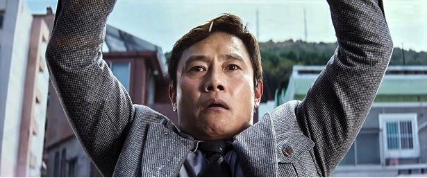 【写真を見る】マンスを演じたイ・ビョンホンも主演男優賞にノミネートされるなど話題の尽きなかった『NO OTHER CHOICE(英題)』 [c]Everett Collection/AFLO