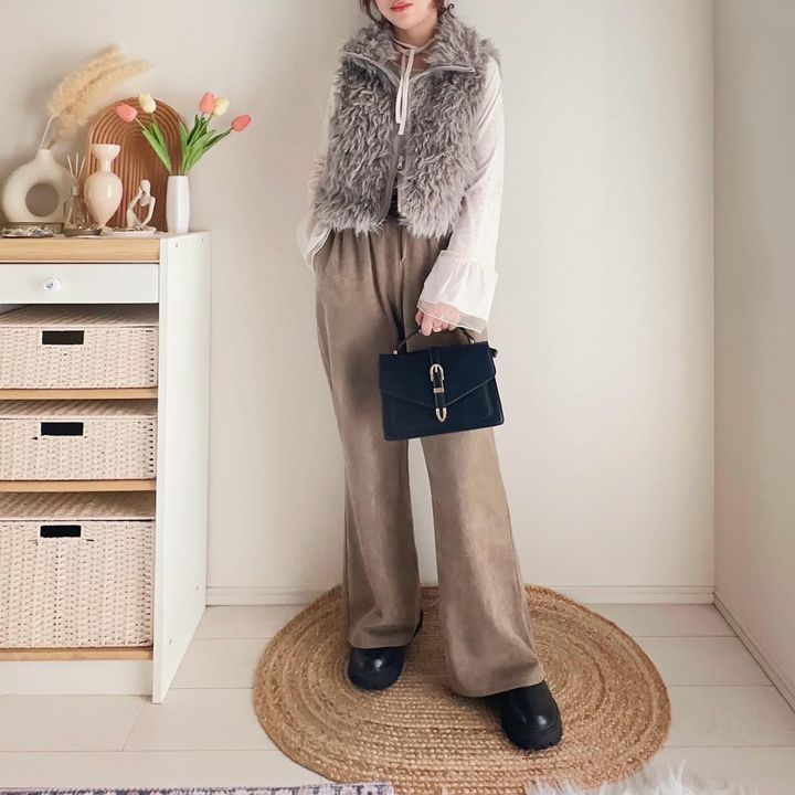 画像: ベロアトップス ✕ ファーベストで上品な抜け感を