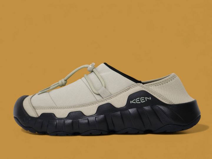 キーンの「ハイパウザー クラッシュバック スリッポン」¥14,300