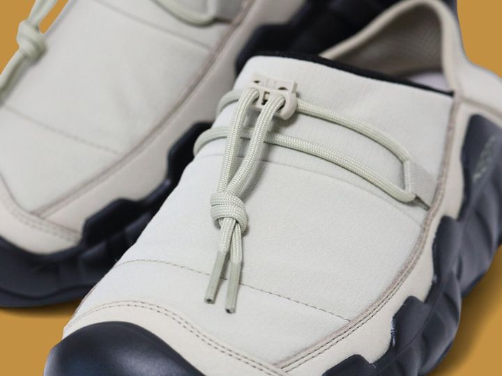 キーンの「ハイパウザー クラッシュバック スリッポン」¥14,300