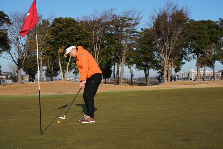 ロングパットは“ロフトを増やす”が正解！パットがうまくいくコツ