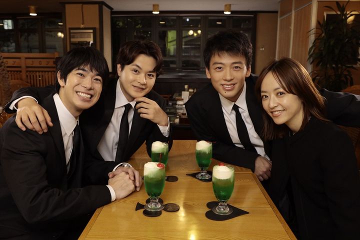 ドラマ『再会～Silent Truth～』キャスト集合ショット （C）テレビ朝日 width=