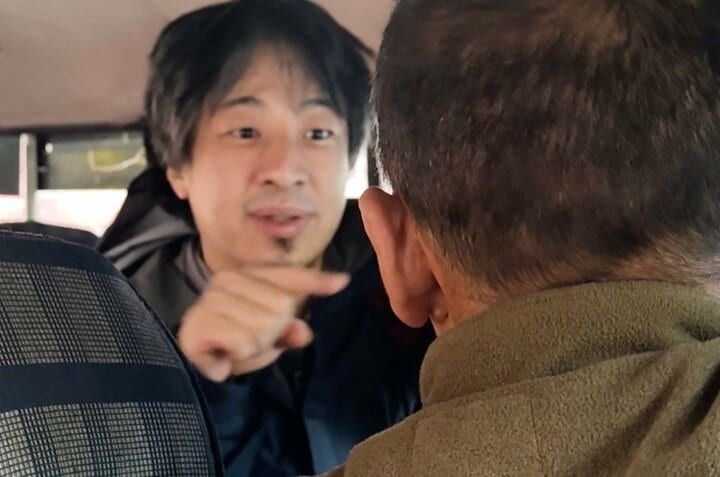 【写真・画像】令和ロマンくるま「ケムリは仕事めちゃくちゃ増えてます」ソロで活躍する相方への本音 1枚目