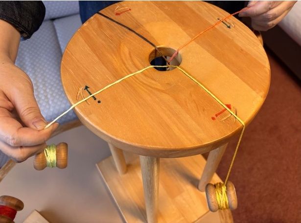 シルク100％のミサンガ作りも無料で体験できる！