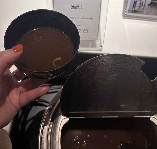 海の幸を豪快に入れて旨みを煮出した漁師汁。潮の香りと海の恵みが口いっぱいに広がる