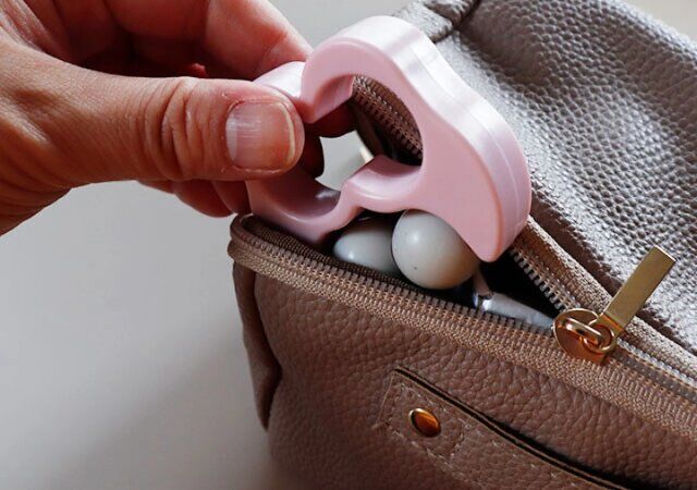 ミニ携帯フェイスローラー（2つ穴） ポーチ