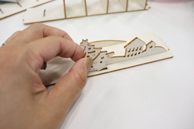 ウッドアドベントカレンダーキット（ハウス型） 飾り組み立て