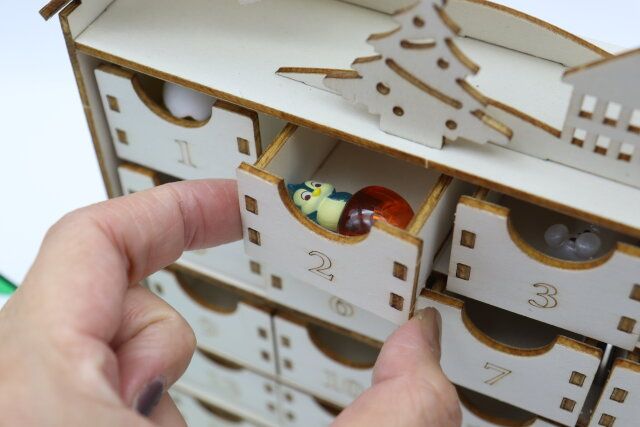 ウッドアドベントカレンダーキット（ハウス型） 使用例