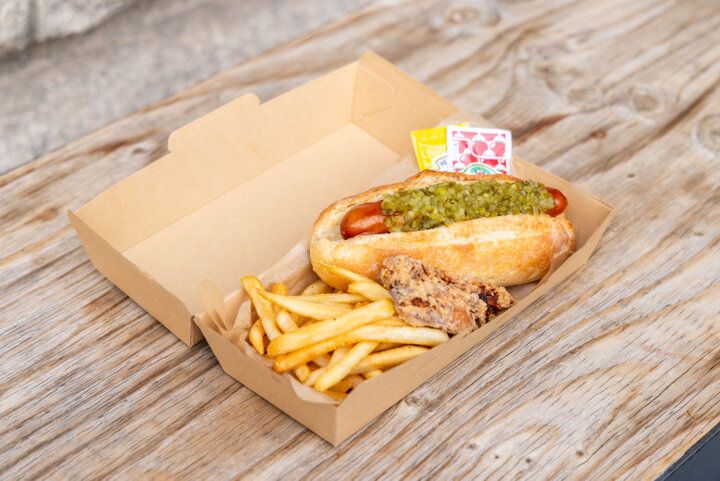 重要文化財に指定された名建築の趣をいかしたレストラン＆バル「中之島ソーシャルイート アウェイク」